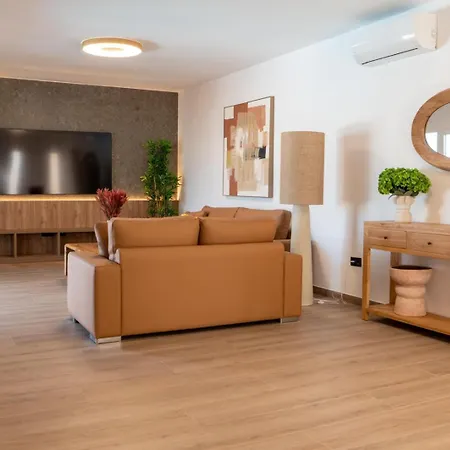 Mamelo Villa *