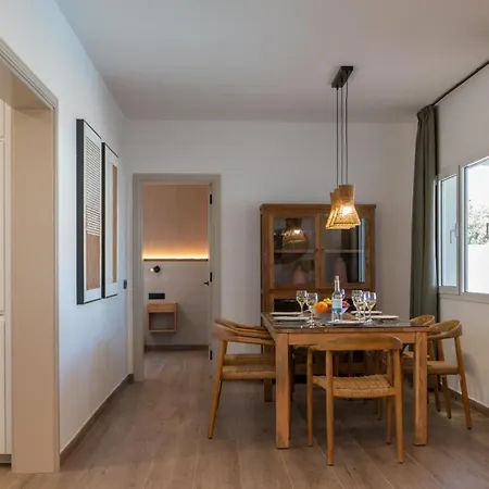 Mamelo Villa *